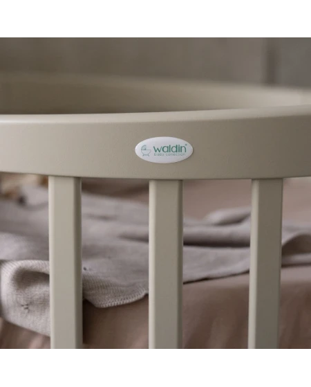 Ovale 7-in-1 babybed met matras - Olijfgroen | Waldin